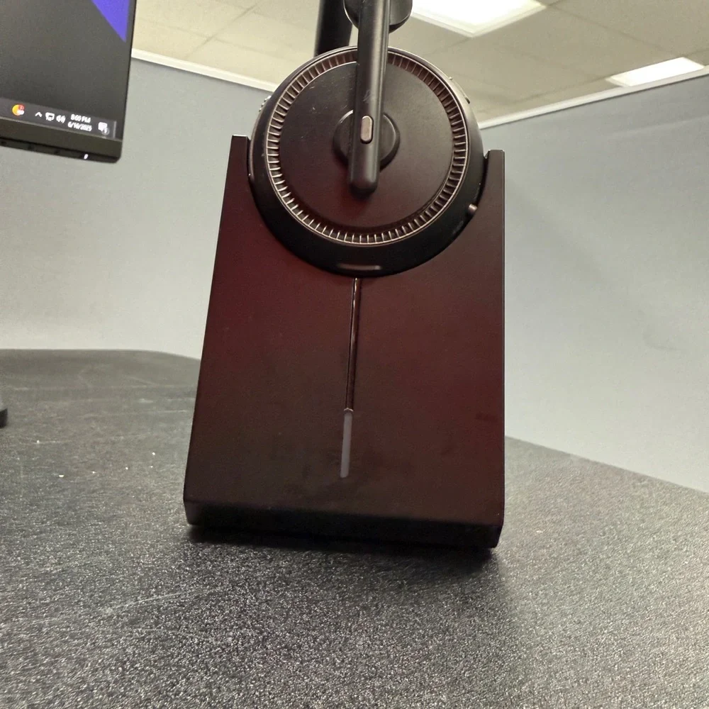 Levian Black Wireless Headphones